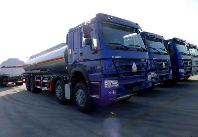 Sinotruk Howo Fuel Tank Truck for Sale in Nigeria