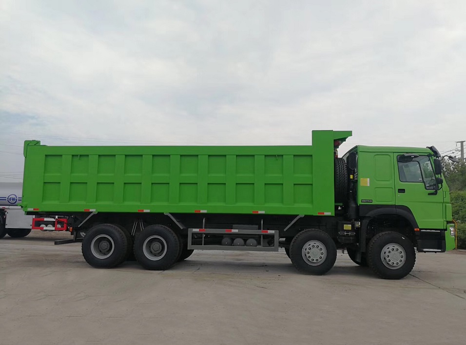 Sinotruk-howo-8x4-dump-truck2