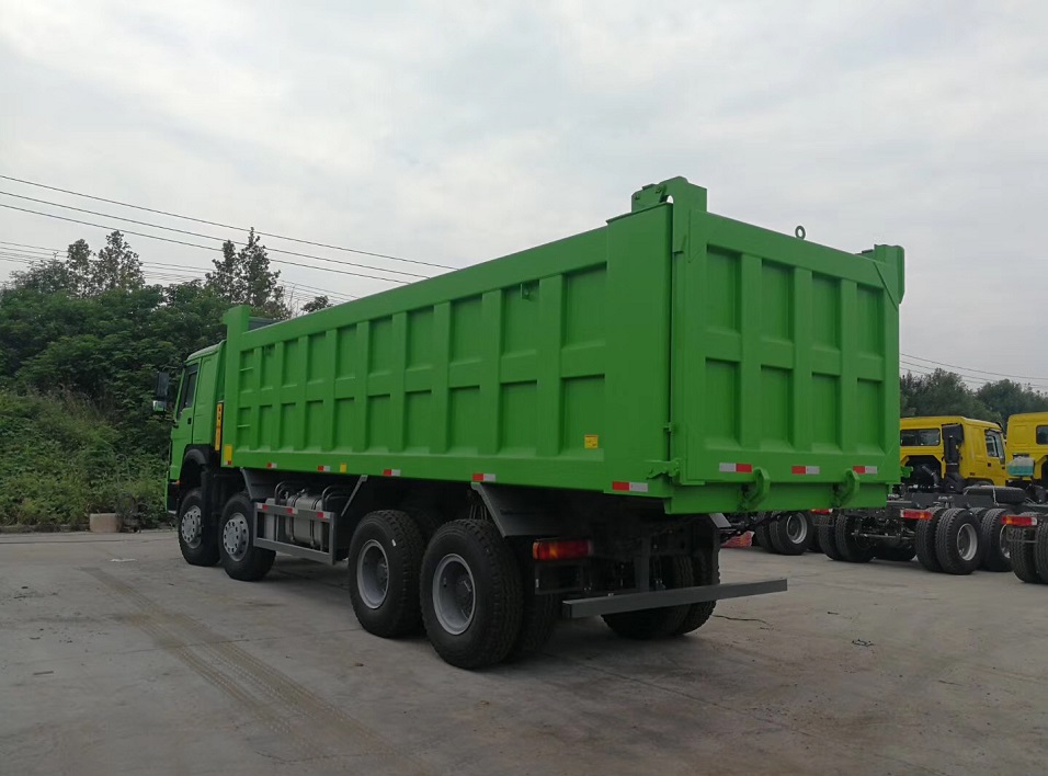 Sinotruk-howo-8x4-dump-truck3